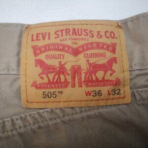 Levi's 505 Men's Size 36/32 Tan Straight Leg Zipper & Button Closure Jeans